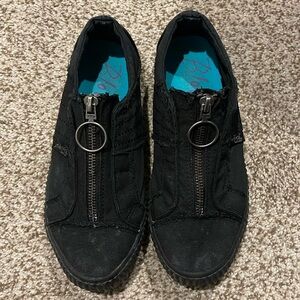 Blowfish Malibu Women’s Black Slip-on Zipped shoes